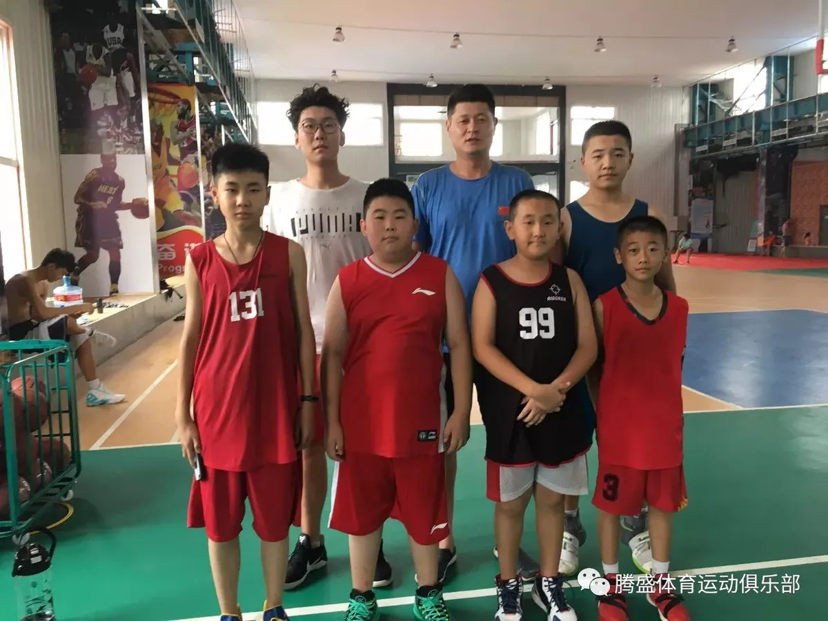 大学生篮球社团如何引入智能情感技术_1